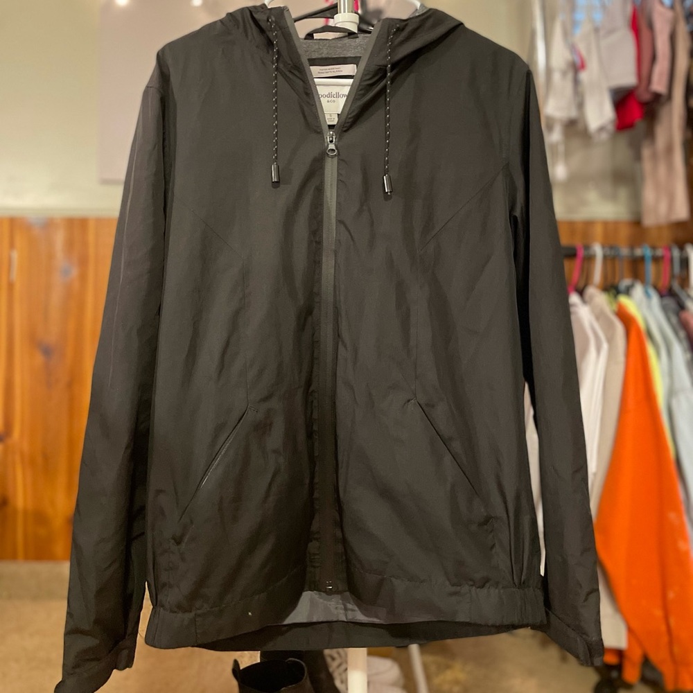 black windbreak size small !